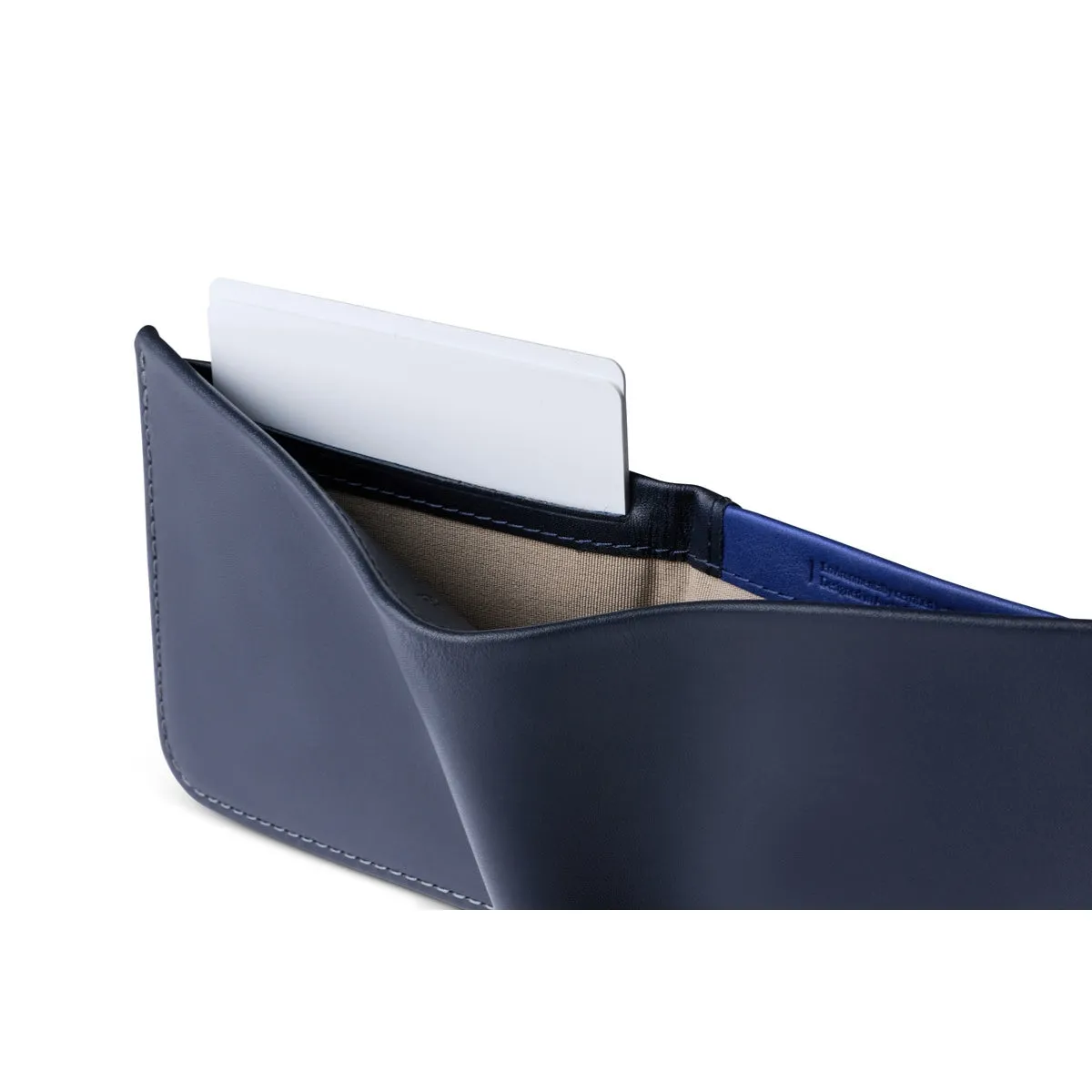 Bellroy Hide & Seek Lo in Navy