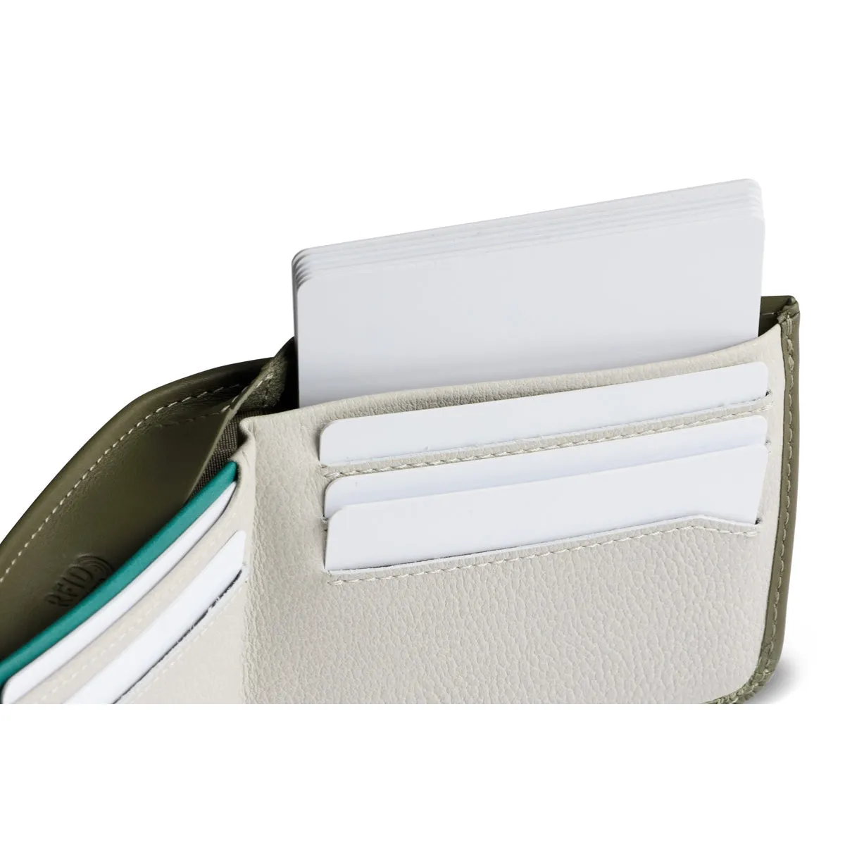 Bellroy Hide & Seek Lo in Willow
