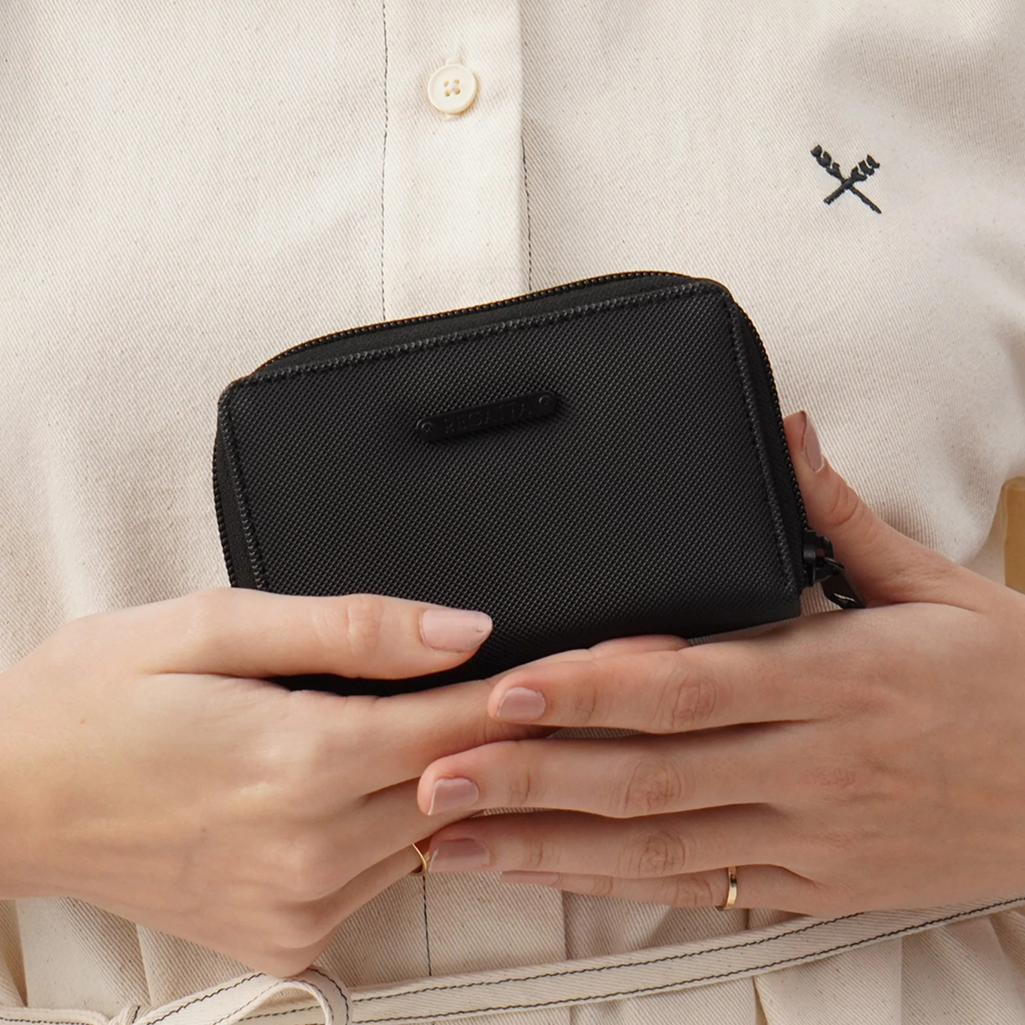 Compact Wallet in Textured Pique Leather