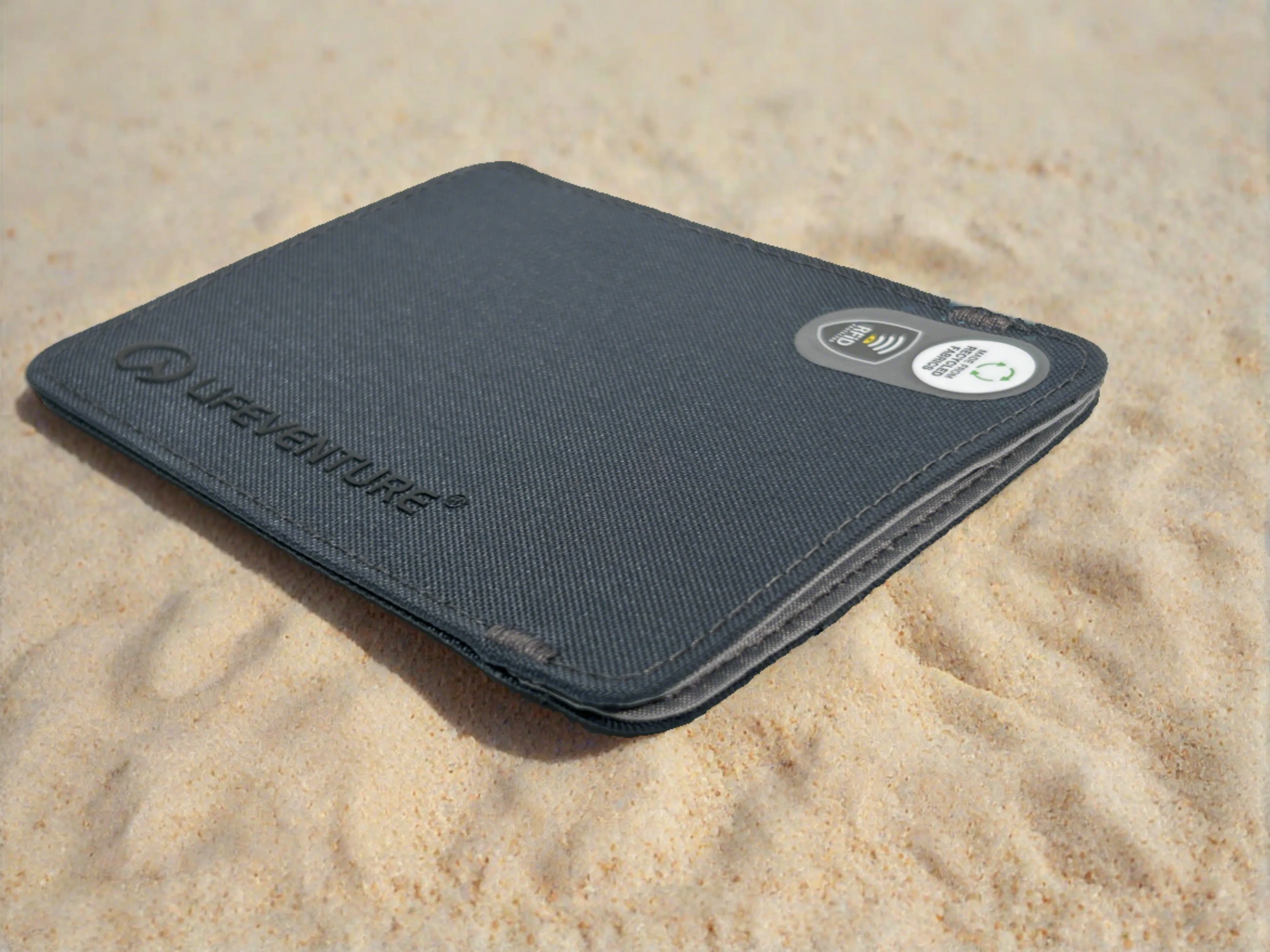 LiFEVENTURE RFiD Travel Wallet