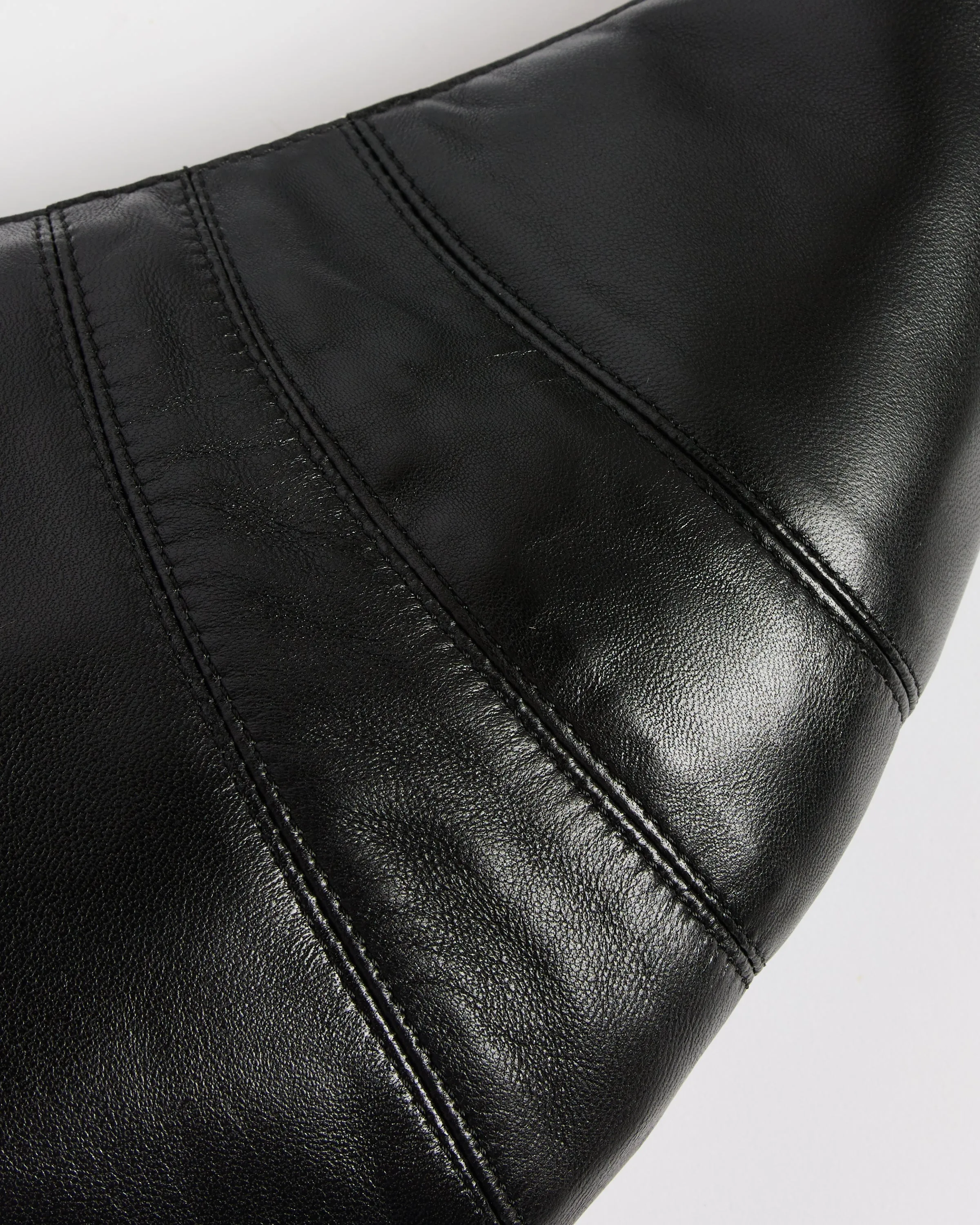 Small Croissant Leather Bag in Black