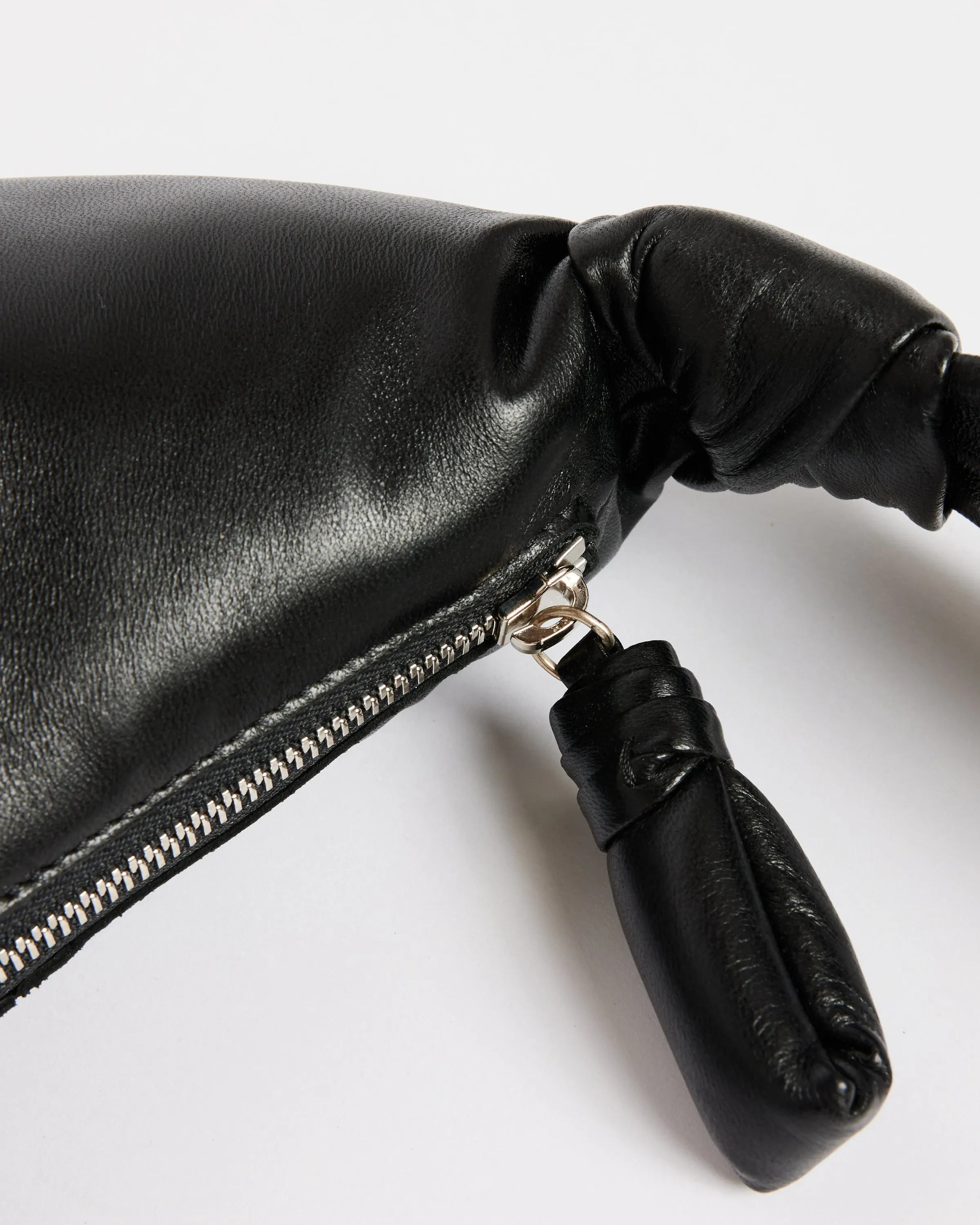 Small Croissant Leather Bag in Black