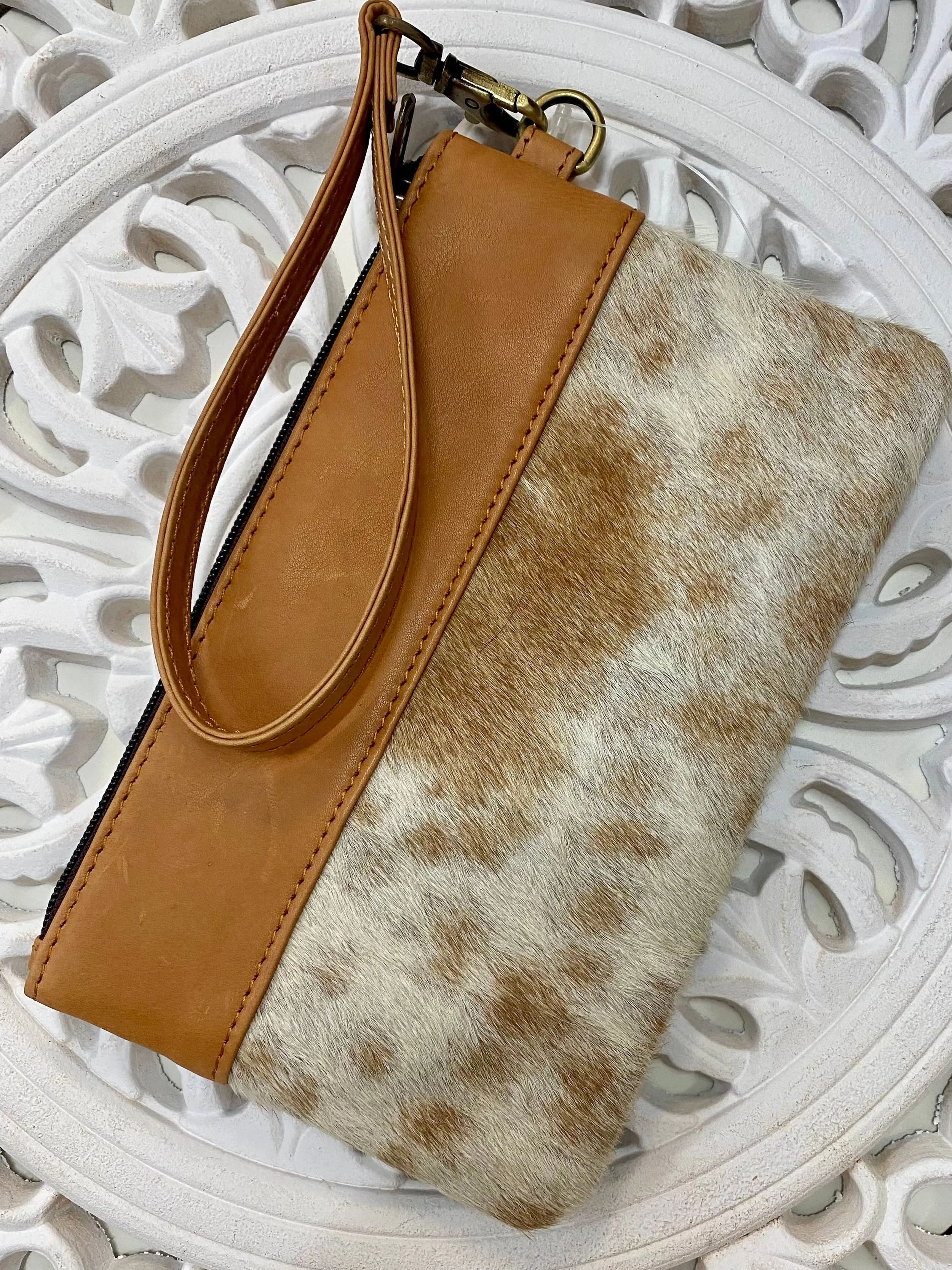Wales Handy Cowhide Clutch - Tan